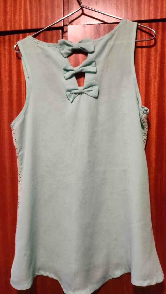 Camiseta sin mangas verde pastel