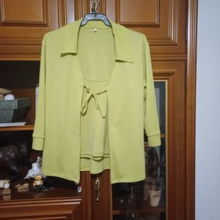 CHAQUETA Y CAMISETA TIRANTES 