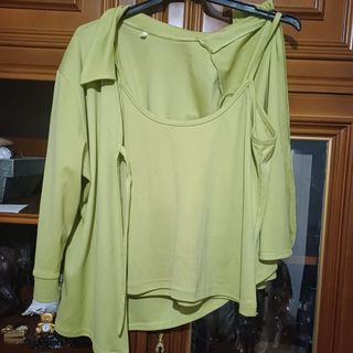 CHAQUETA Y CAMISETA TIRANTES 