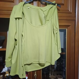CHAQUETA Y CAMISETA TIRANTES 