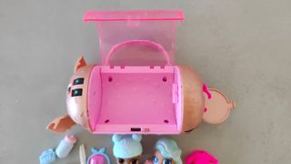 Muñeca LOL Surprise con Cápsula Rosa y contraseña