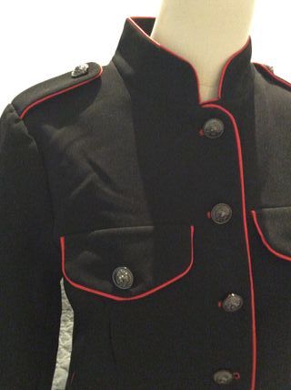 Chaqueta para mujer tipo casaca de color negro