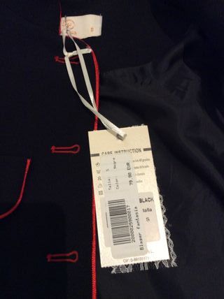 Chaqueta para mujer tipo casaca de color negro