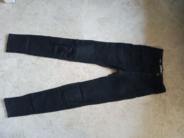 Pantalón vaquero negro de mujer &Bear