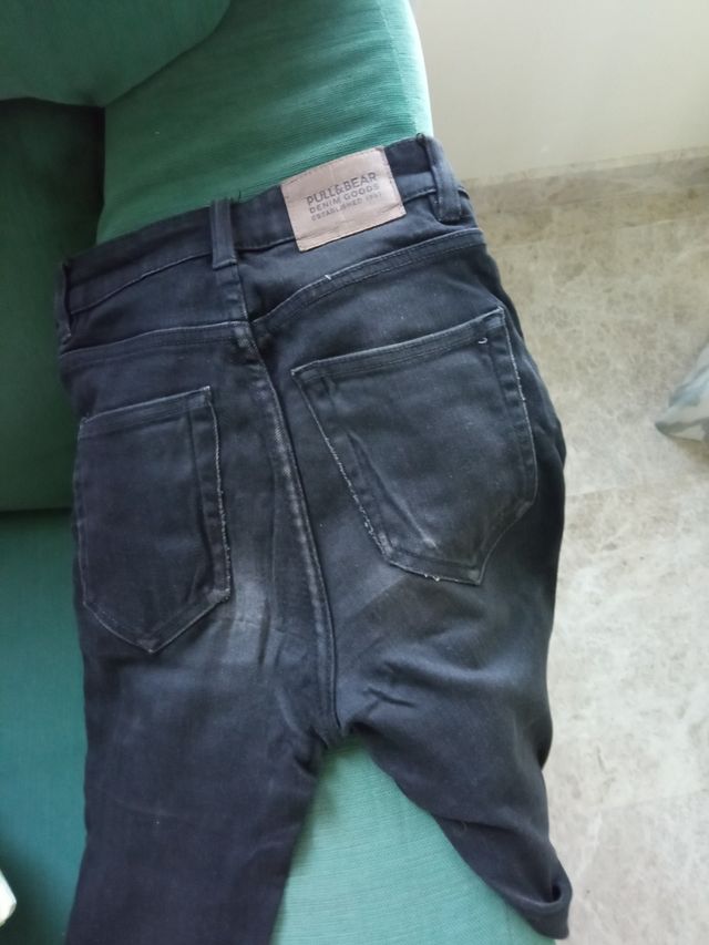 Pantalón vaquero negro de mujer &Bear