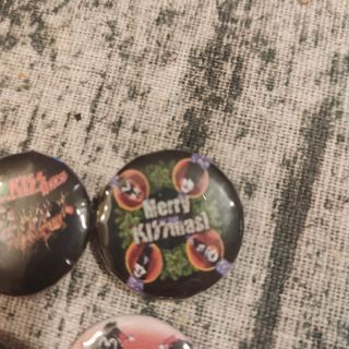 Lote 13 chapas kiss rock heavy Navidad