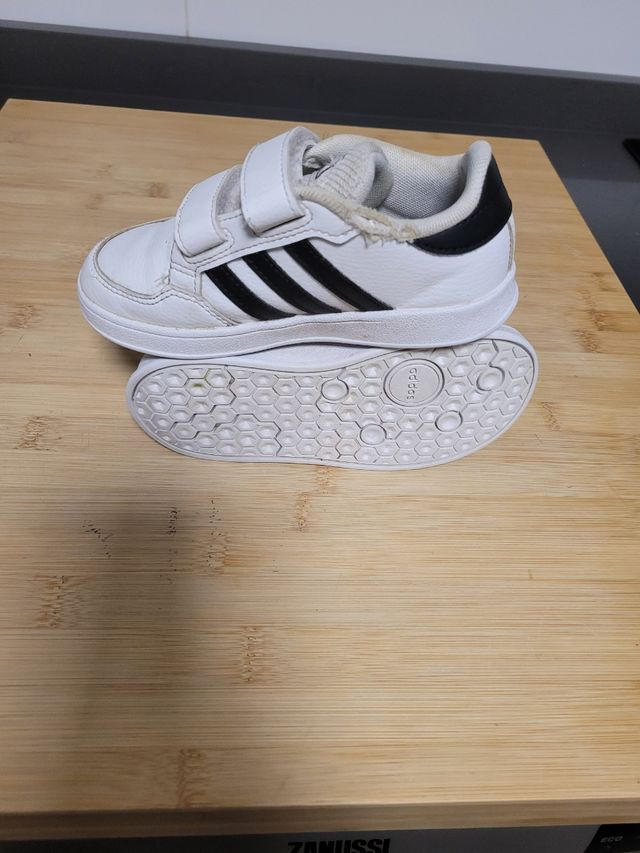 Zapatillas Adidas talla 26