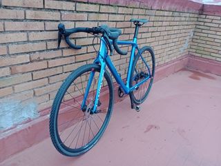 Bicicleta gravel  van rysel