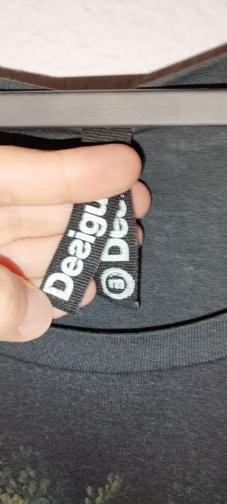 CAMISETA BLUSA DESIGUAL