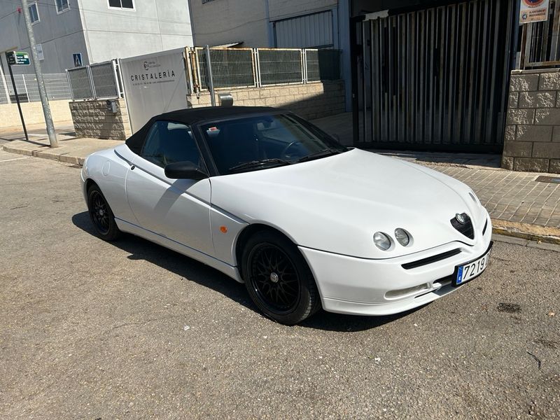 Alfa Romeo Spider 1995 - foto 1
