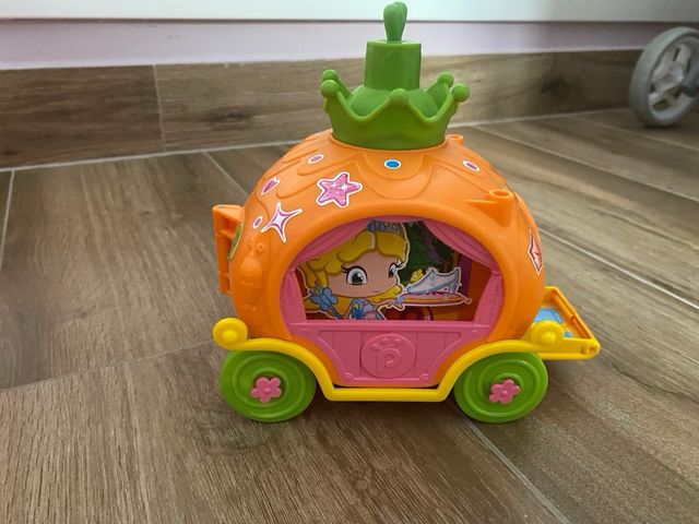 Lote pin y pon con 15 muñecas