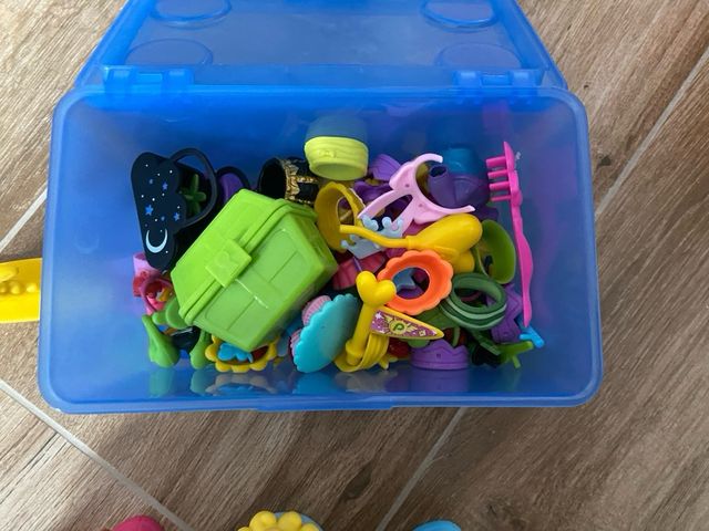 Lote pin y pon con 15 muñecas