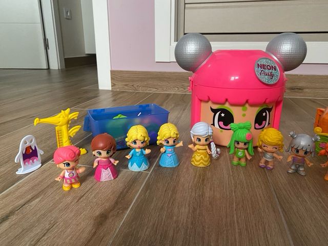 Lote pin y pon con 15 muñecas