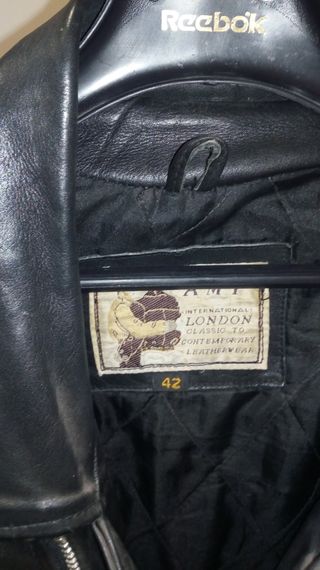 Cazadora de cuero cremalleras hombre