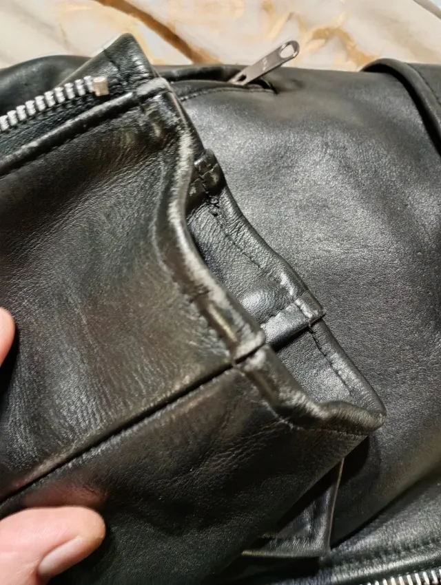 Cazadora de cuero cremalleras hombre