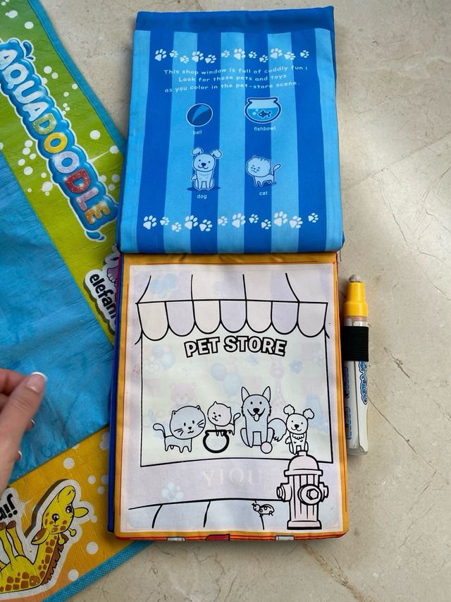 Aquadoodle iridiscente + Libro mágico de agua