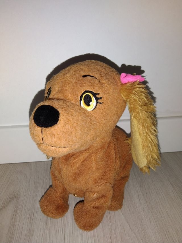 Perrita Lucy Canta y baila