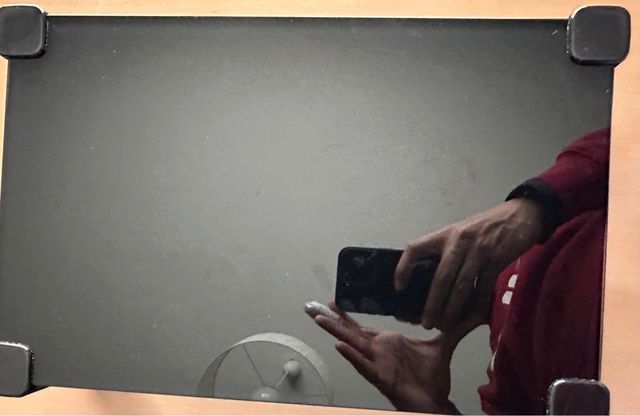 Elevador Monitor. Cristal resiste hasta 40Kg.