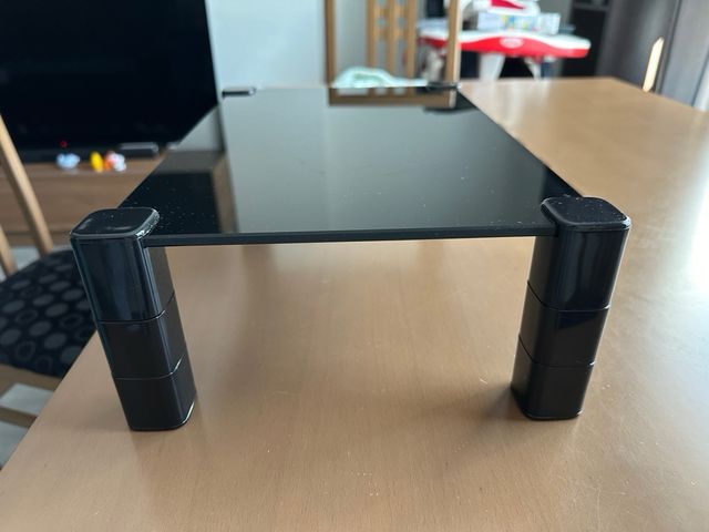 Elevador Monitor. Cristal resiste hasta 40Kg.