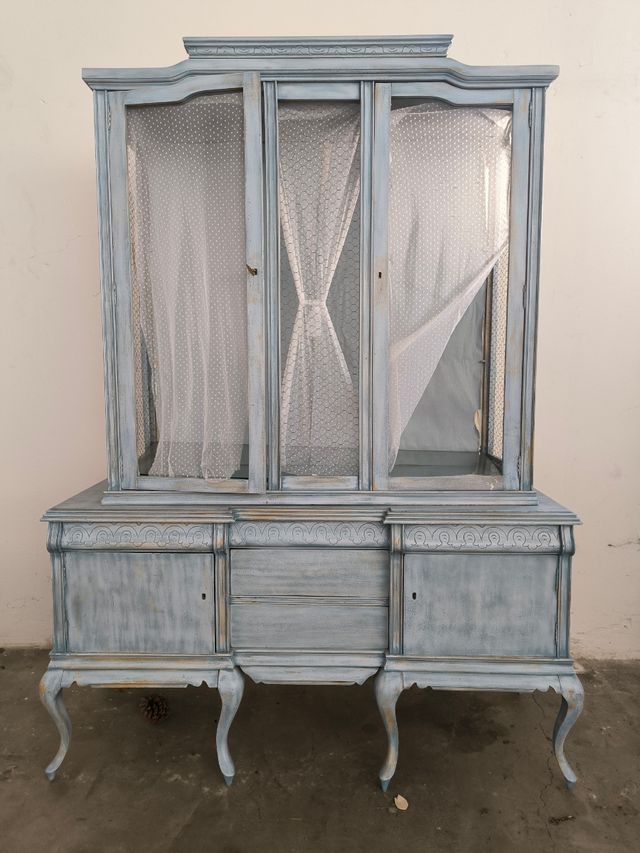 Mueble antiguo restaurado