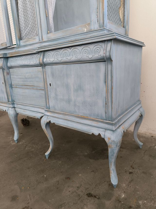 Mueble antiguo restaurado