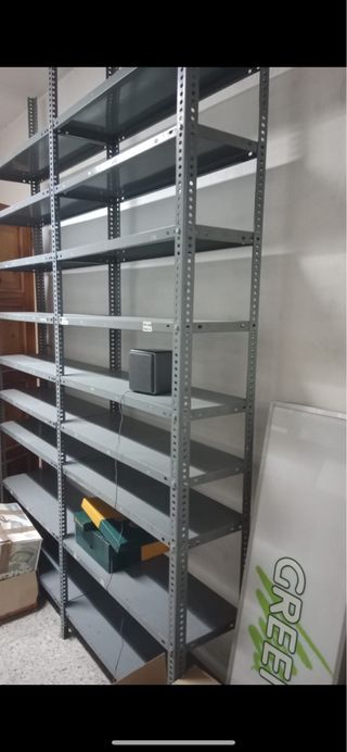 LIQUIDACIÓN, ESTANTERÍAS METÁLICAS 