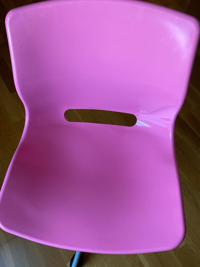 Silla de escritorio rosa Ikea, impecable