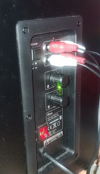 Altavoces 2.1 Trust Titán