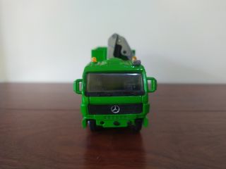 Camión Mercedes-Benz reciclaje