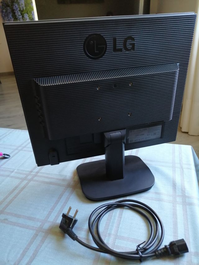 Monitor LG 19"