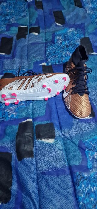 botas de fútbol talla 45 nuevos sin uso..