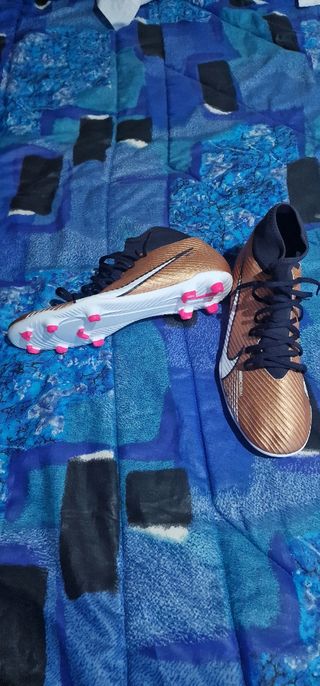 botas de fútbol talla 45 nuevos sin uso..