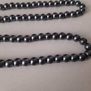 Collar Perlas Gris.