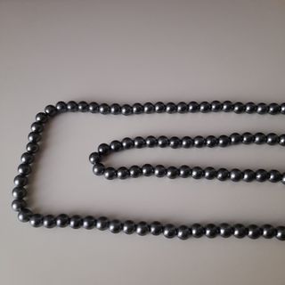 Collar Perlas Gris.