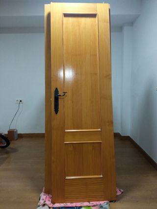 Puerta madera interior