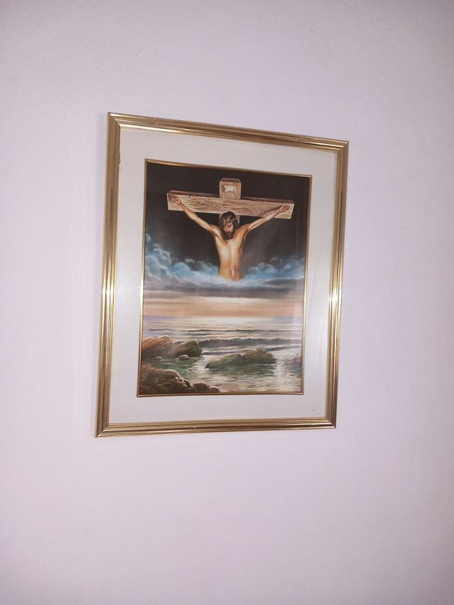 quadri, vasi crocifissi, tazze, piatti