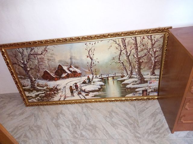 quadri, vasi crocifissi, tazze, piatti