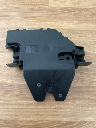 Cerradura portón BMW 8 196 401
