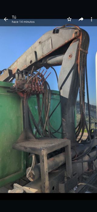 Camión pluma basculante grúa volquete