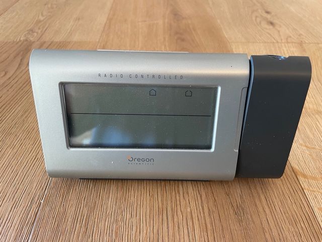 Radio proyector hora Oregon Scientific BAR623P