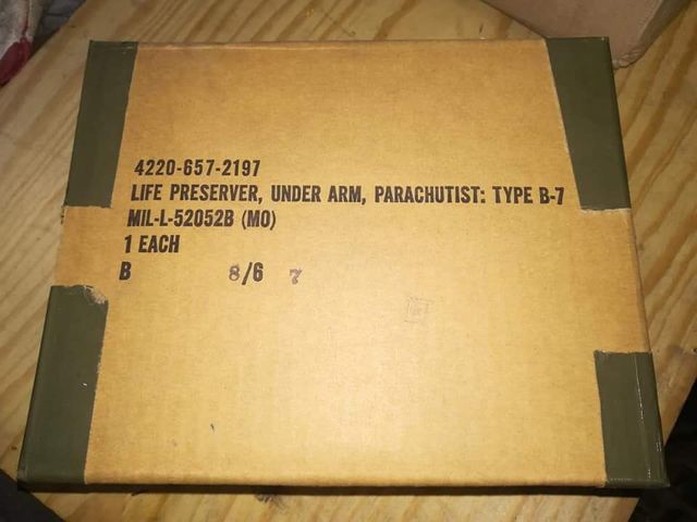 Vietnam US.Army Parachutist Item Salvagente