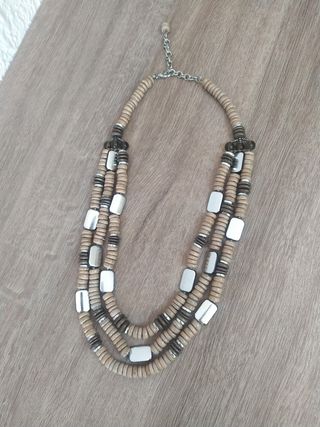 Collar y pendientes de coco