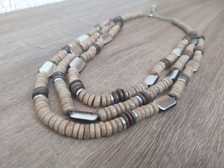 Collar y pendientes de coco