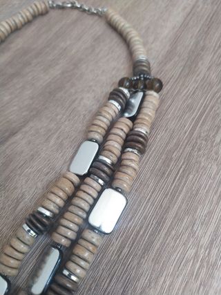 Collar y pendientes de coco