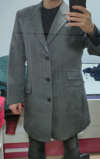 Chaqueta sobre traje