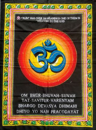 Tapiz de India, Om con mantra