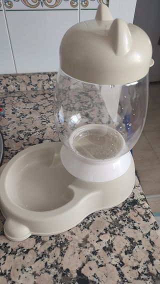Comedero de perros 