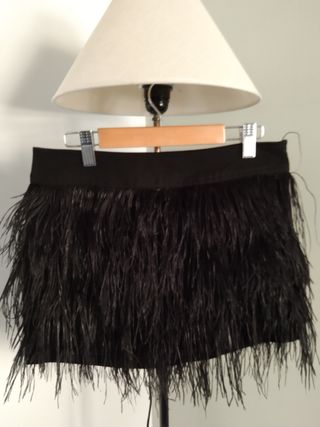 Minifalda T 36 de plumas Zara