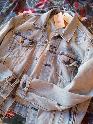 Cazadora chaqueta vaquera Levi's  NUEVA talla M.