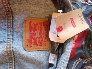 Cazadora chaqueta vaquera Levi's  NUEVA talla M.